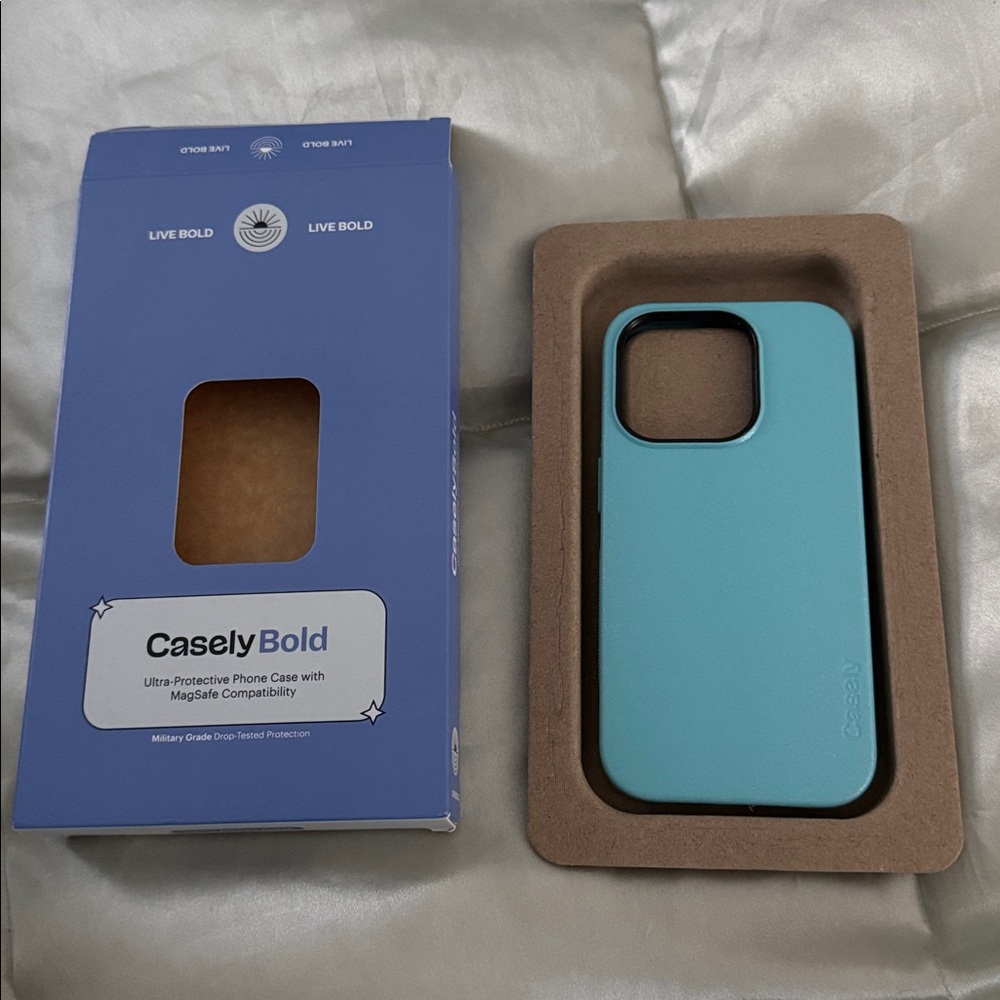 Casely Bold Aquamarine IPhone 15 Pro Case - Picture 2 of 5